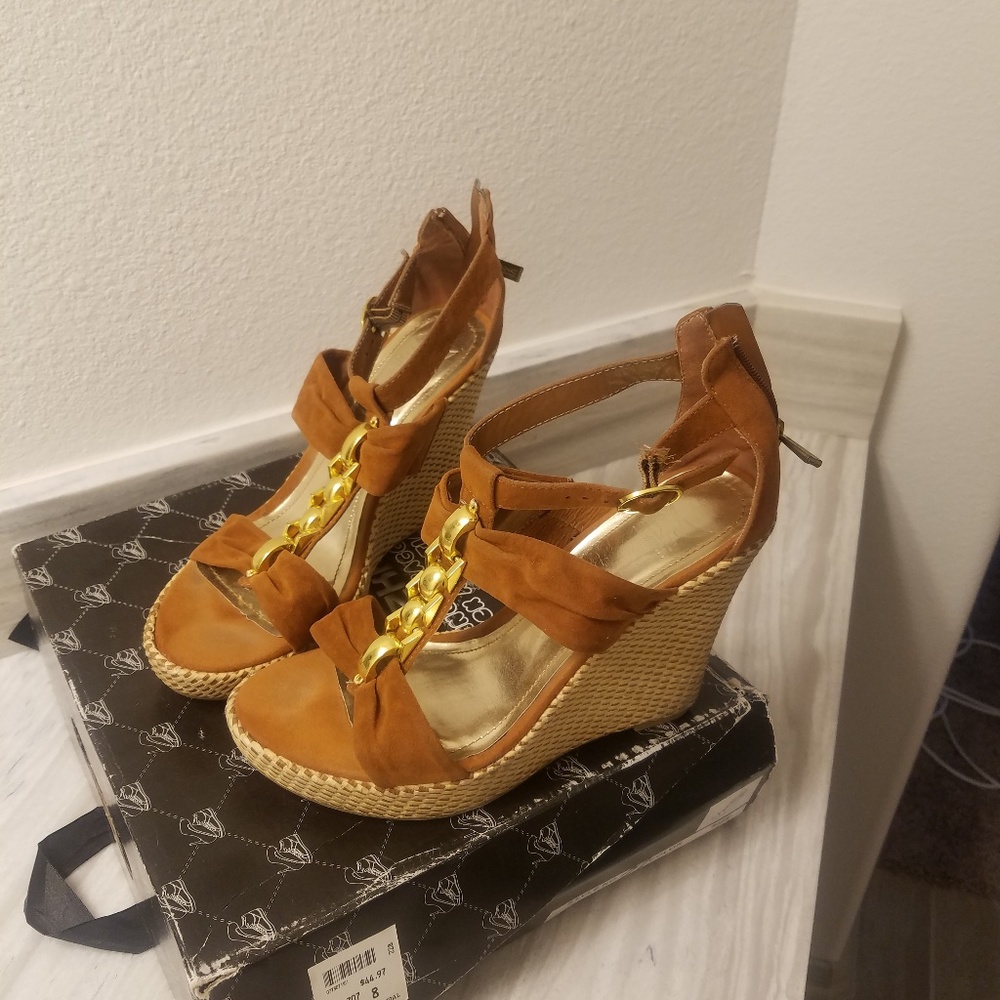 Shoes - Picture 4 of 4
